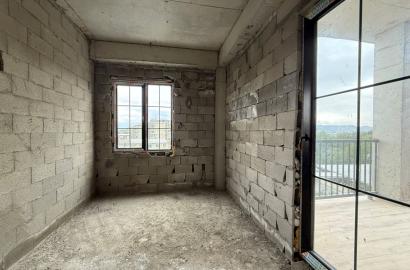 იყიდება ახალი აშენებული 4 ოთახიანი ბინა